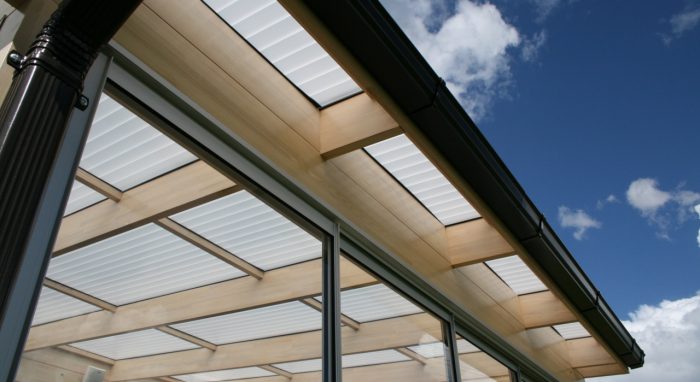 Veranda with Plexiglas Resist No-drop white roof